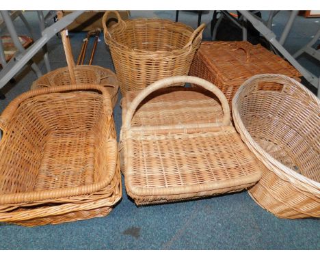 Wicker log and hamper baskets, laundry baskets, etc, (7).