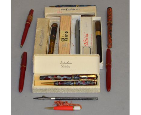A good collection of vintage pens, some with boxes includes Dinkie, Conway Stewart, Biro, Parker etc