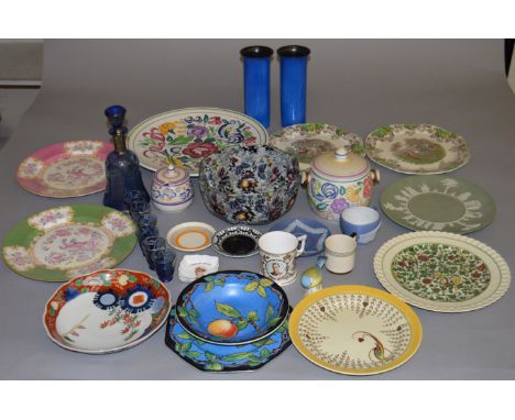 A good collection of assorted ceramics including Crown Ducal, Wedgwood, Royal Doulton, Royal Worcester, Minton, Royal Crown D