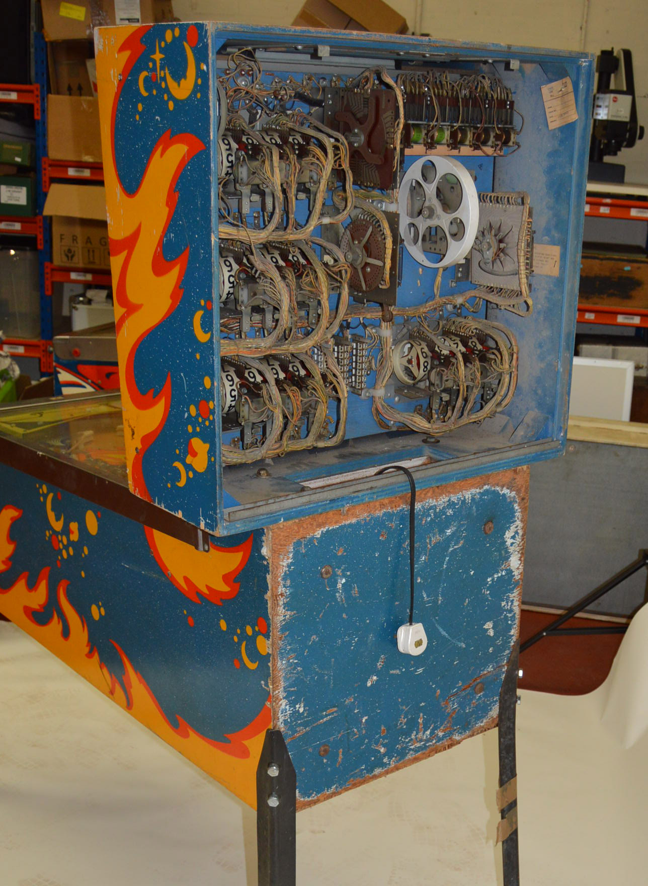 Bally Fireball 1972 electromechanical pinball machine with artwork by