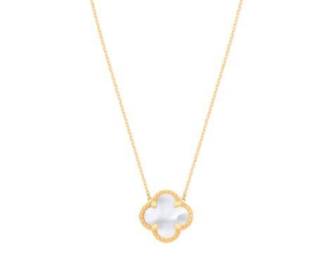 **ON SALE** Four Leaf Clover Mother Of Pearl Pendant &amp; 9ct Gold Chain
&nbsp;
Metal: 9ct Gold ( 3 grams )&nbsp;
Pendant: M