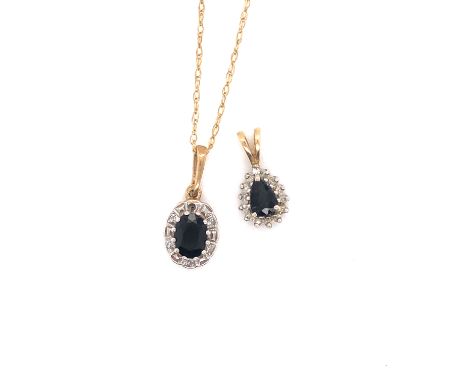 A 9ct GOLD HALLMARKED SAPPHIRE AND DIAMOND CLUSTER PENDANT SUSPENDED ON A 9ct GOLD CHAIN, CHAIN LENGTH 47cms, TOGETHER WITH A