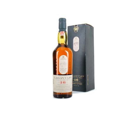 LAGAVULIN 16 YEAR OLD WHITE HORSESingle malt.The Islay distillery of Lagavulin first gained notoriety in 1862 when it was acq