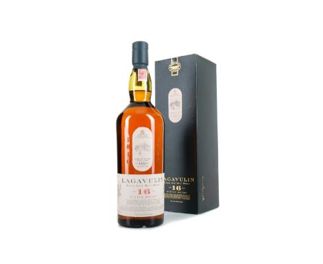 LAGAVULIN 16 YEAR OLD WHITE HORSESingle malt.The Islay distillery of Lagavulin first gained notoriety in 1862 when it was acq