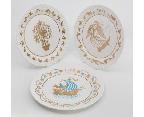 Six Spode Christmas plates, 1970 x 4, 1971, 1972 (6)