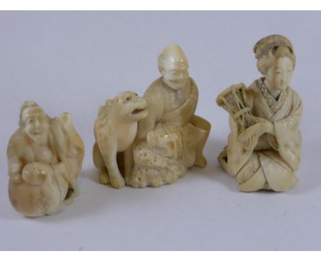 3 VARIOUS JAPANESE MEIJI PERIOD IVORY NETSUKE, ONE INTRICATELY CARVED FEATURING A KNEELING LADY WITH A DRUM, A MAN WITH A WAT