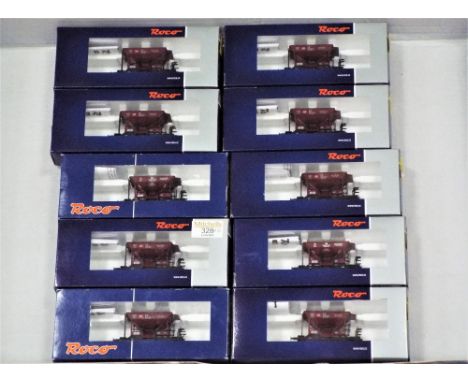 Ten Roco 00/H0 gauge boxed hopper wagons 