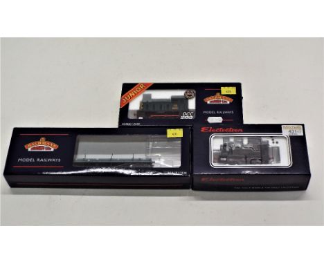 Boxed 00 gauge Bachmann diesel shunter "Rusty", Bachmann 30 ton bogie bolster and a National Coal board industrial steam loco