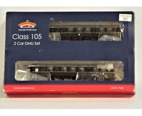 Bachmann 00 gauge boxed class 1052 car DMU set