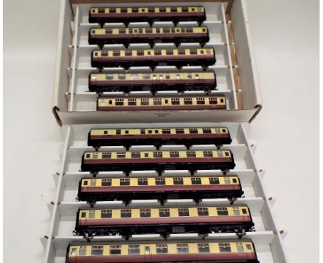 Ten coaches, nine Bachmann and one Lima