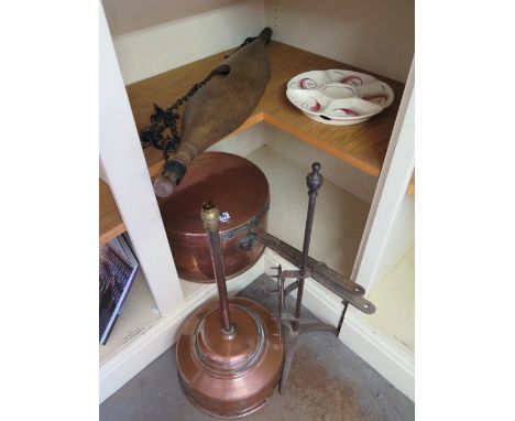 An oversize 19th century copper pan - Diameter 40 cm - a Yoke, a funnel, a tripod five roaster and a Susie Cooper centre dish