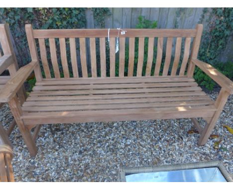 A Bramblecrest deluxe teak bench