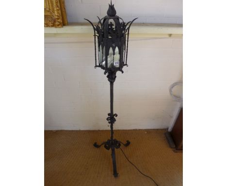 A Gothic style wrought iron floor lamp - Height 1.34 m 
