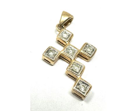 9ct gold diamond cross pendant 1.6g