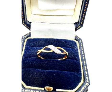 9ct gold diamond ring (1.3g)