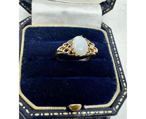 9ct gold opal ring 1.6g