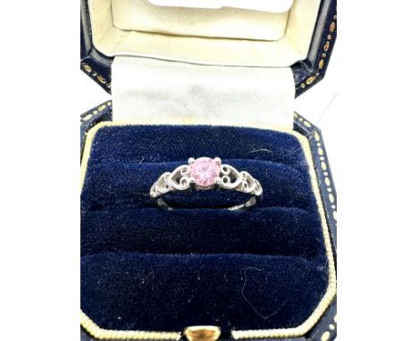 9ct white gold pink sapphire ring 1.4g