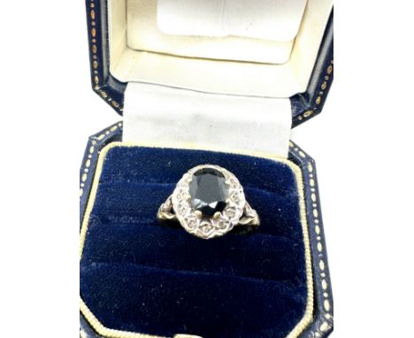 9ct gold diamond &amp; sapphire ring (3.3g)