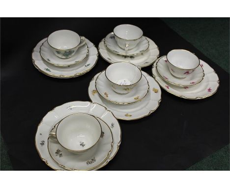 Nymphenburg porcelain tea service decorated with floral sprays, (16) 