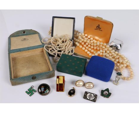 Mixed jewellery to include an enamel and silver Pendent, sliver ring, silver butterfly brooch, Pearl necklace, etc 