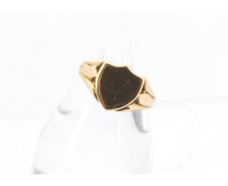 A Victorian 18ct gold gentleman's signet ring, having vacant shield tablet, 4g and size T 