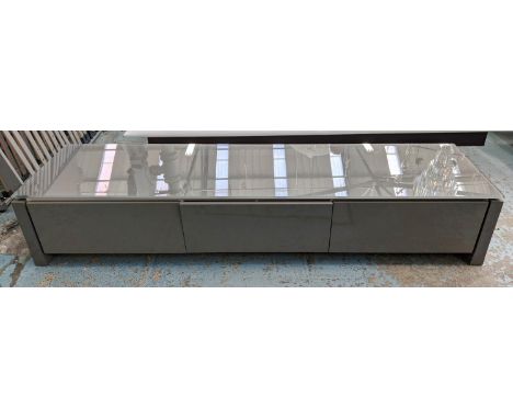 CALLIGARIS MAG MEDIA CONSOLE, 192cm x 52cm x 35cm. 