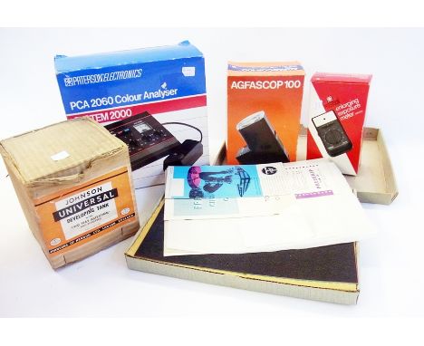 Patterson enlarging exposure meter, developing tank, exposure timer, Patterson PCA2060 colour analyser and other dark room eq