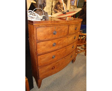 Late 19thC Bow fronted Walnut chest of 2 over 3 drawers with apron front 