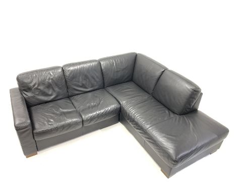 Italsofa - Contemporary black leather corner sofa, raised on block supports, 203cm x 231cm - Condition Report 