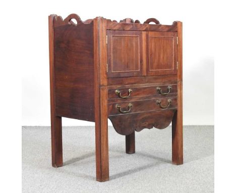 A George III mahogany tray top commode, on square legs56w x 45d x 82h cm