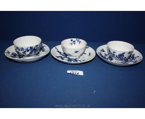 Three 18th c. Worcester porcelain Tea Bowls and Saucers, one having small hairline crack