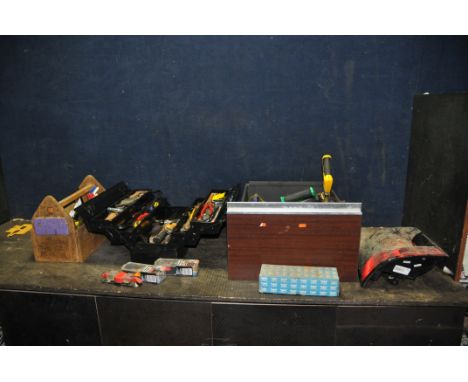 A DRAWER, A TOOLBOX AND A TOOL CADDY CONTAINING TOOLS including a Land Rover tail light assemble (broken lens), untested batt