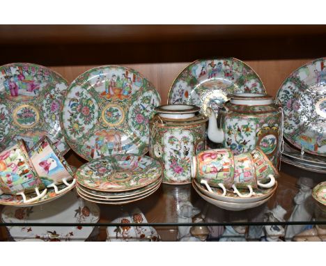 A GROUP OF 19TH AND EARLY 20TH CENTURY CHINESE CANTON FAMILLE ROSE PORCELAIN, various designs but with common theme of panels