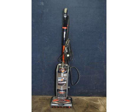 A SHARK NV801UKT LIFT AWAY VACUUM CLEANER (PAT pass and working)&nbsp;'crevice tools missing'&nbsp;