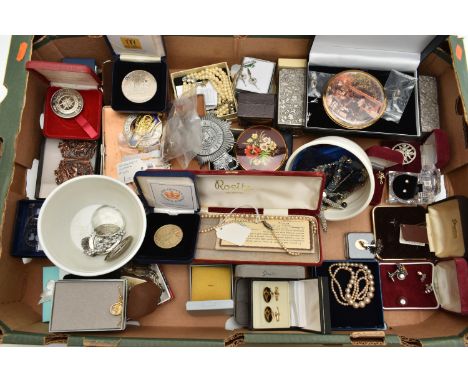 A BOX OF ASSORTED ITEMS, to include a metal jewellery box with contents of mainly white metal stud earrings, a black jeweller