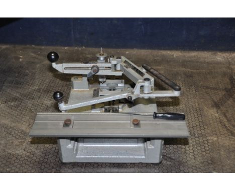 A GRAVOGRAPH MANUAL ENGRAVING MACHINE width 35cm x depth 30cm x height 20cm