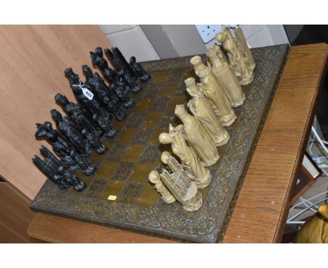 A 1970'S ANNE CARLTON 'WESTMINSTER ABBEY'  CHESS SET, a vintage Studio Anne, Carlton 'Westminster Abbey' Chess Set, with boar