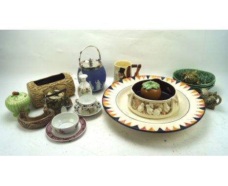 A collection of assorted ceramics, including a Wedgwood biscuit barrel, Sylvac pot and two dishes, Spode cup and more