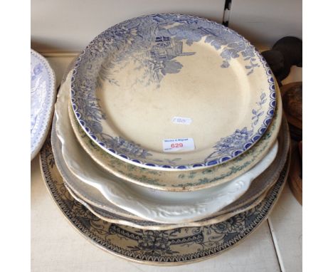 SIX BLUE AND WHITE POTTERY PLATES, MAX 46CM   E2