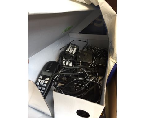 BOX OF MOBILE PHONES & A LIGHT WEDGE READING AID
