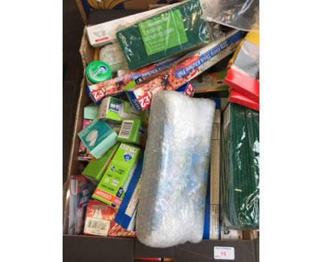 BOX OF HOUSEHOLD ITEMS - LIGHT BULBS, KITCHEN FOIL, SCOURING PADS 