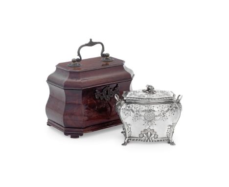 A boxed 18th century style silver tea caddyPeter Henderson Deere, London 1898, underside stamped Watherston LondonBombe form,
