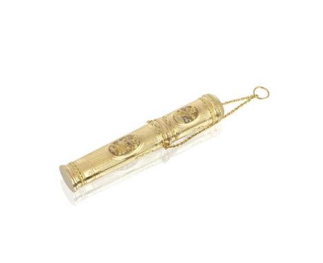 A Louis XV French vari-colour gold etuiwith the monkey's head discharge mark of Jean-Baptiste Fouache, Paris 1775-81 Ovoid se
