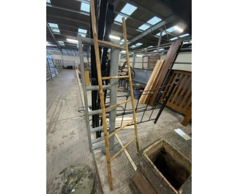 BAMBOO TOWEL LADDER