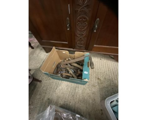 QTY WORDWORKING TOOLS QTY OF OLD WOODWORKING TOOLS. PLANES ETC