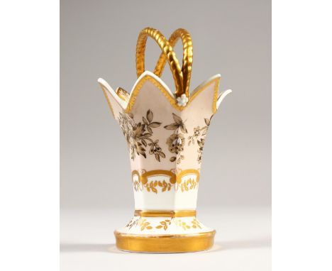 A 19TH CENTURY SPODE FELSPAR PORCELAIN POSY BASKET, CIRCA. 1840. Printed Mark.  14cms high.
