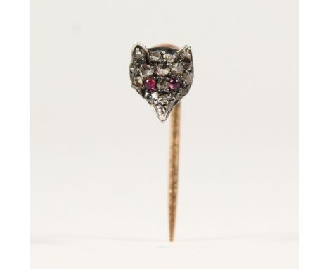 A DIAMOND SET TIE PIN, FOX HEAD. Provenance: H. Brown, Sheffield.