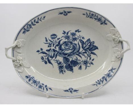 An 18th century Worcester twin-handled dish, painted with floral sprays, applied foliate handles, approx 21cm x 16cm, blue cr