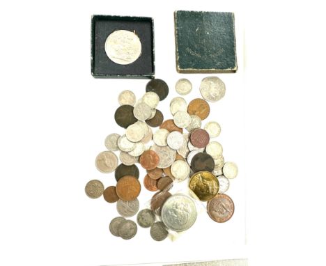 Selection of vintage coins includes crowns etc 