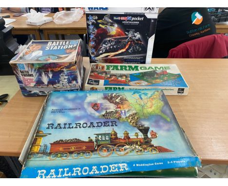 Selection of vintage and later games includes revelleasy kit pocket, battle stations etc 